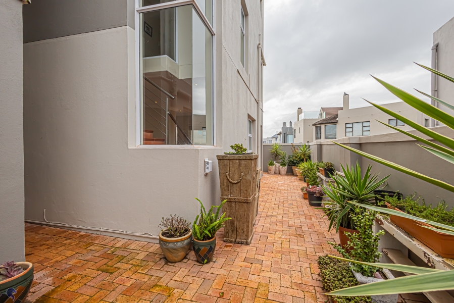 5 Bedroom Property for Sale in Waterfront Western Cape